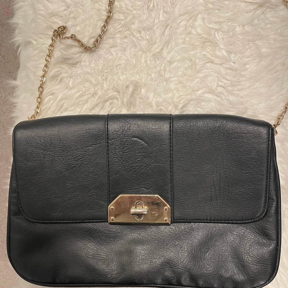 Black shoulder bag with gold chain - Picture 2 of 5